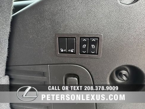 Used 2018 Cadillac Escalade Platinum image 25