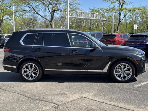 Used 2026 BMW X7 xDrive40i w/ Premium Package AWD/4WD image 4