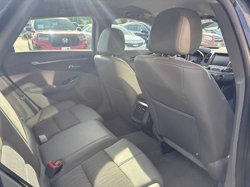 Used 2018 Chevrolet Impala LT FWD image 29