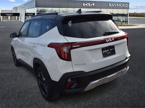 Certified 2025 Kia Seltos S image 5