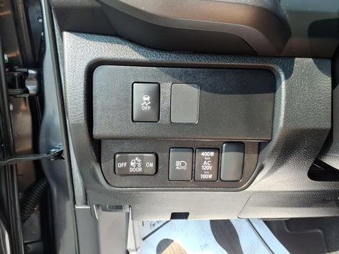 Used 2023 Toyota Tacoma TRD Off-Road AWD/4WD image 13