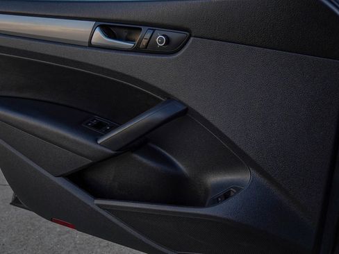 Used 2015 Volkswagen Passat 1.8T S image 32