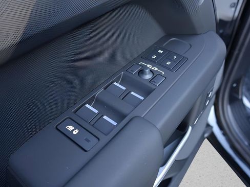 New 2026 Land Rover Defender 110 S image 28