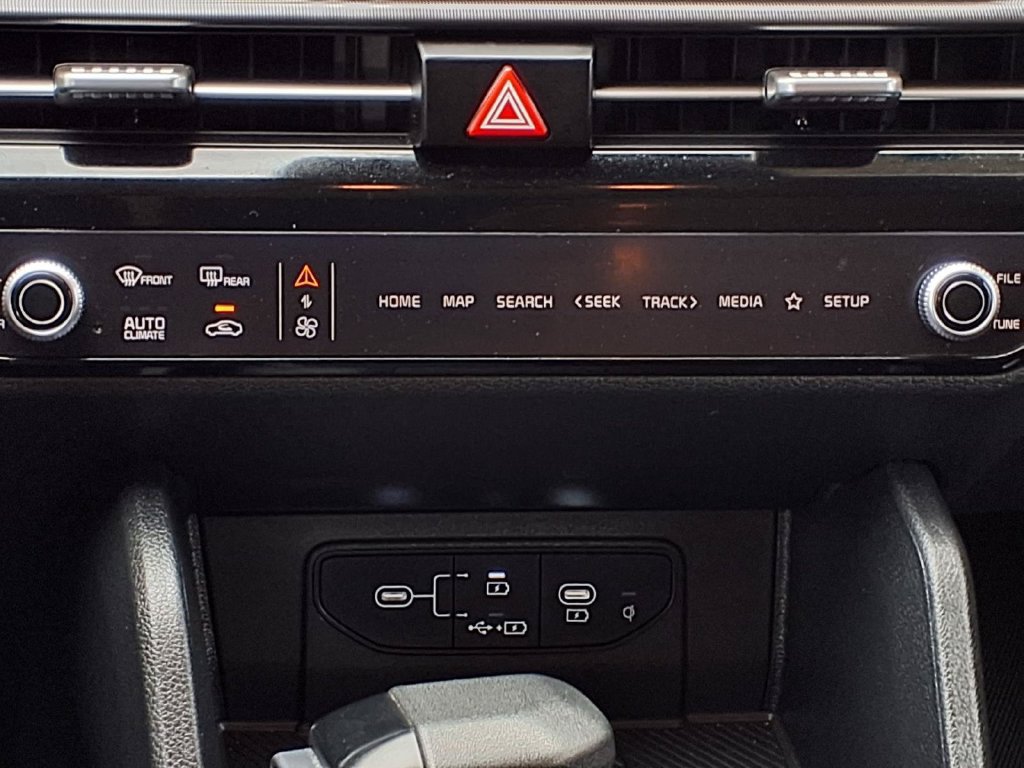 Used 2026 Kia Sportage EX FWD image 16