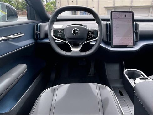 New 2026 Volvo EX30 Plus w/ Protection Package image 15