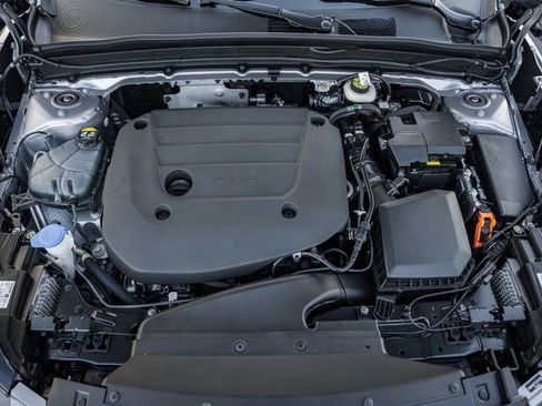 New 2026 Volvo XC40 B4 Plus w/ Protection Package Premier image 18