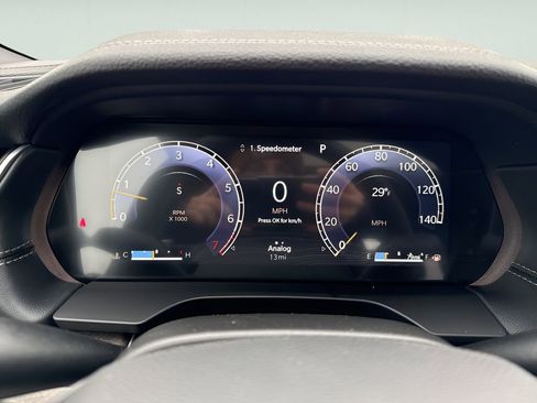 New 2025 Jeep Grand Cherokee Limited w/ Trailer Tow Package image 27