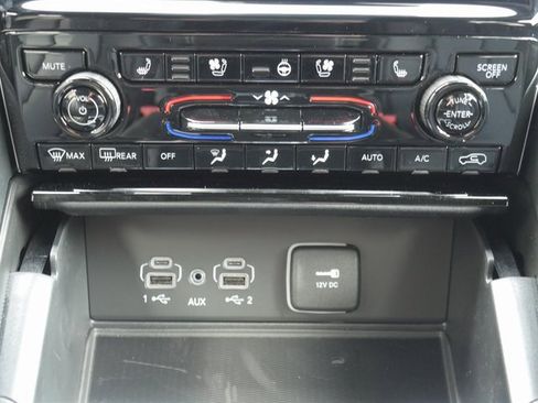 New 2025 Jeep Grand Cherokee L Limited w/ Luxury Tech Group II image 26