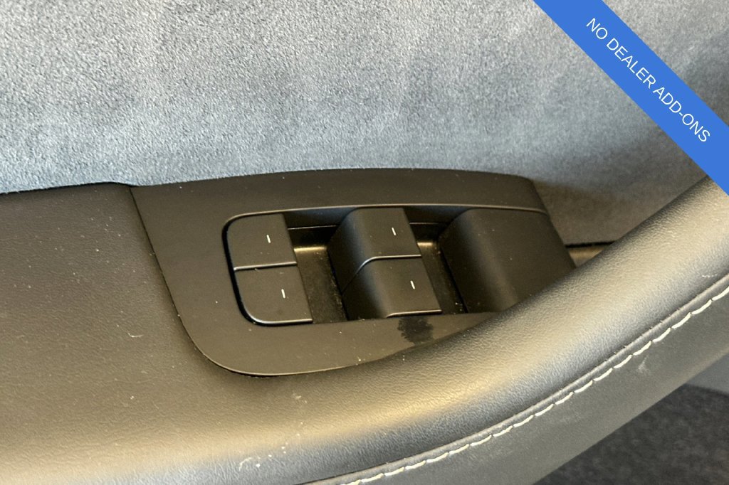 Used 2024 Tesla Model Y Long Range AWD/4WD image 12