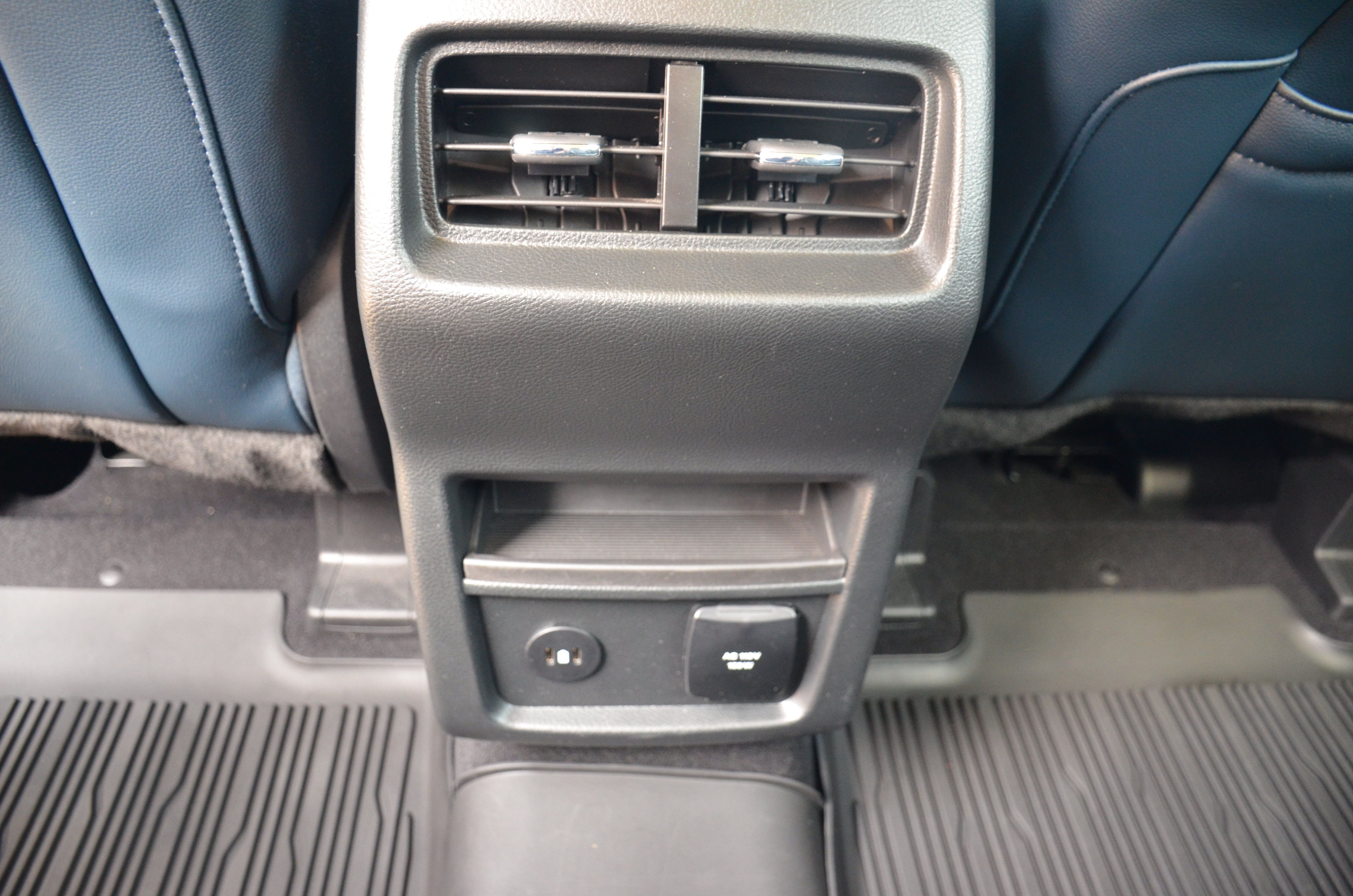 Used 2023 Ford Edge SEL w/ Sport Appearance Package AWD/4WD image 45
