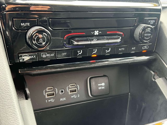 Used 2024 Jeep Grand Cherokee L Laredo AWD/4WD image 29