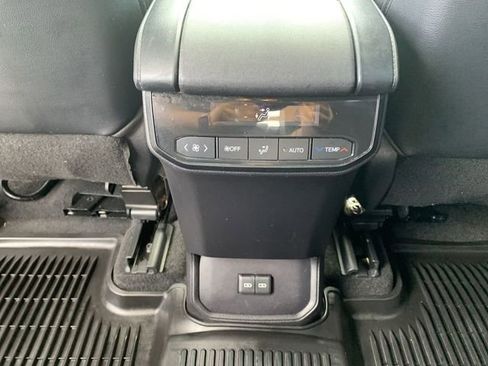 Used 2023 Toyota Highlander XSE image 33