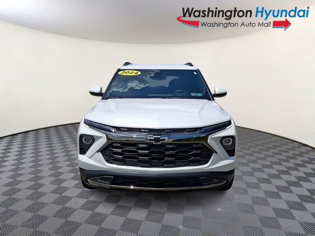 Used 2024 Chevrolet TrailBlazer ACTIV w/ Convenience Package AWD/4WD image 2