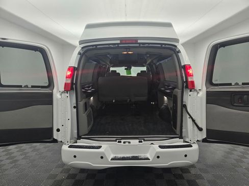 Used 2020 Chevrolet Express 2500 Extended w/ Enhanced Convenience Package image 6