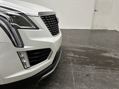 Used 2025 Cadillac XT5 Premium Luxury image 2