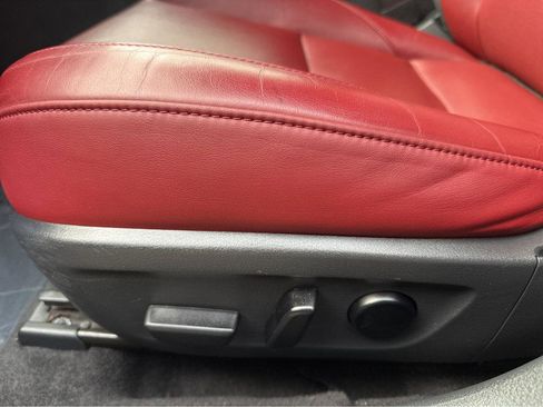 Used 2023 MAZDA MAZDA3 s image 34