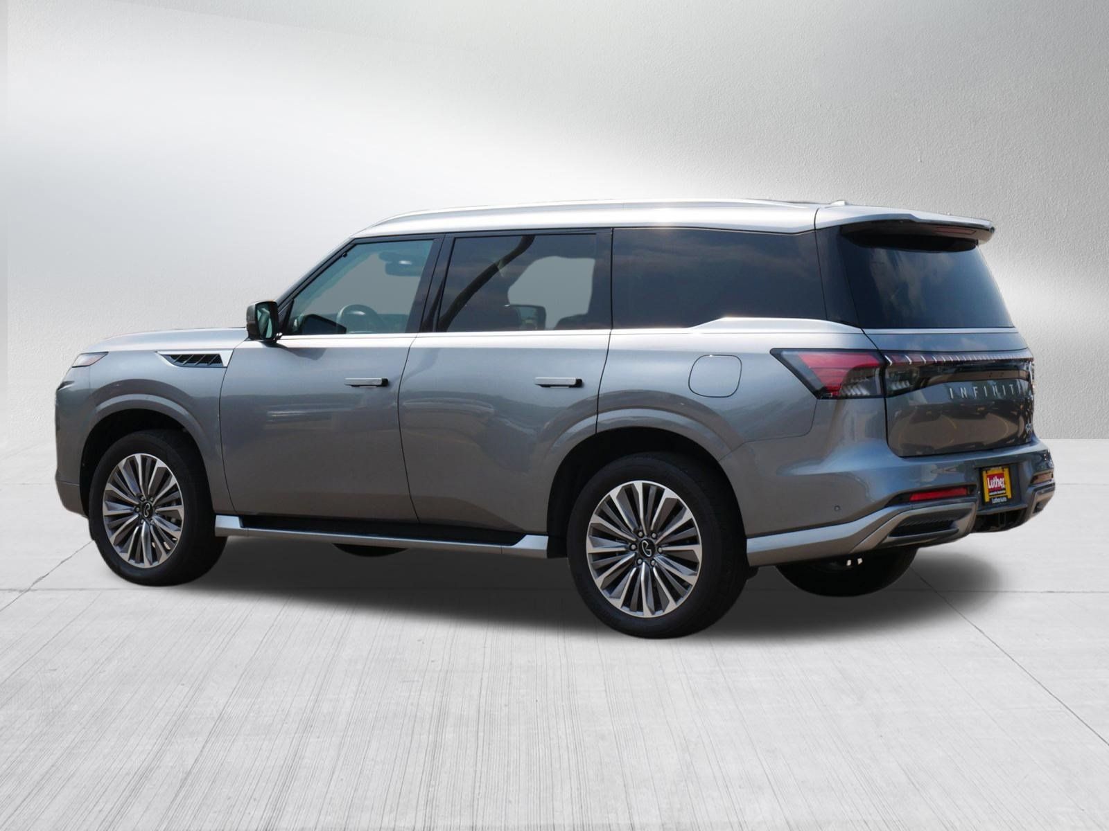 Used 2025 INFINITI QX80 Sensory AWD/4WD image 5