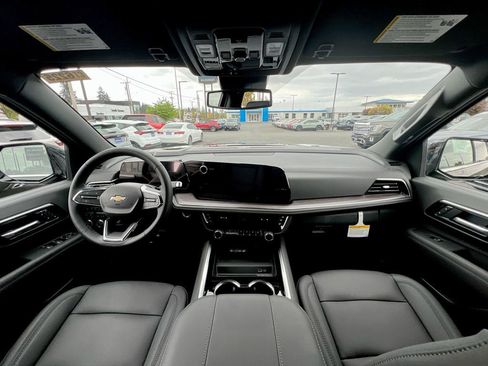 New 2026 Chevrolet Suburban LT AWD/4WD image 18