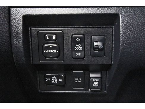 Used 2019 Toyota Tundra SR5 w/ SR5 Upgrade Package image 23