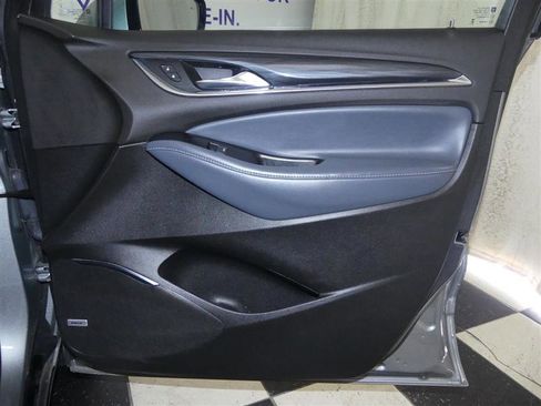 Used 2024 Buick Enclave Premium image 29