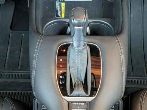 Used 2023 Honda HR-V EX-L image 12