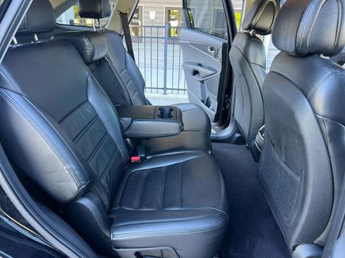 Used 2016 Kia Sorento L image 9