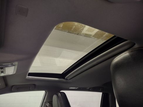 Used 2019 Toyota Highlander Limited image 25