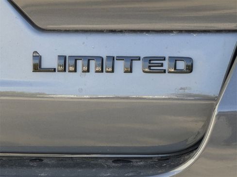 New 2025 Jeep Grand Cherokee Limited w/ Black Appearance Package image 9