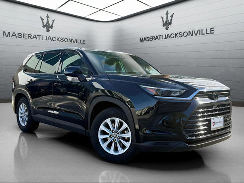 Used 2024 Toyota Grand Highlander XLE image 1