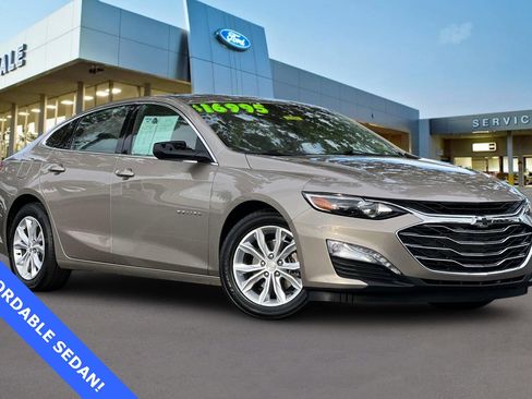 Used 2022 Chevrolet Malibu LT image 2
