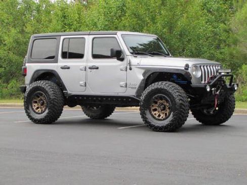 Used 2018 Jeep Wrangler Unlimited Sport S AWD/4WD image 3