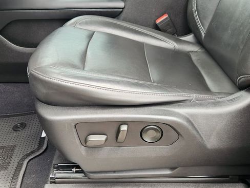 Used 2021 Chevrolet Tahoe LT image 23