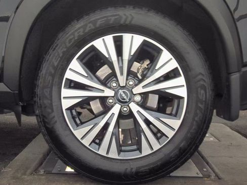 Used 2023 Nissan Rogue SV w/ SV Premium B Package FWD image 13