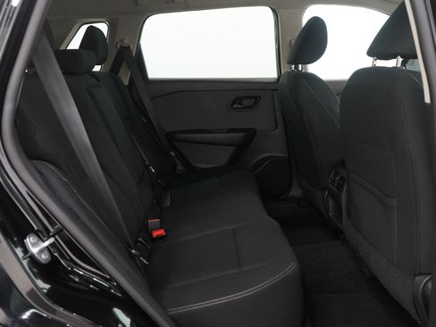 Used 2023 Nissan Rogue S image 13