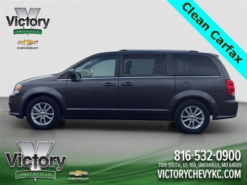 Used 2019 Dodge Grand Caravan SXT image 3