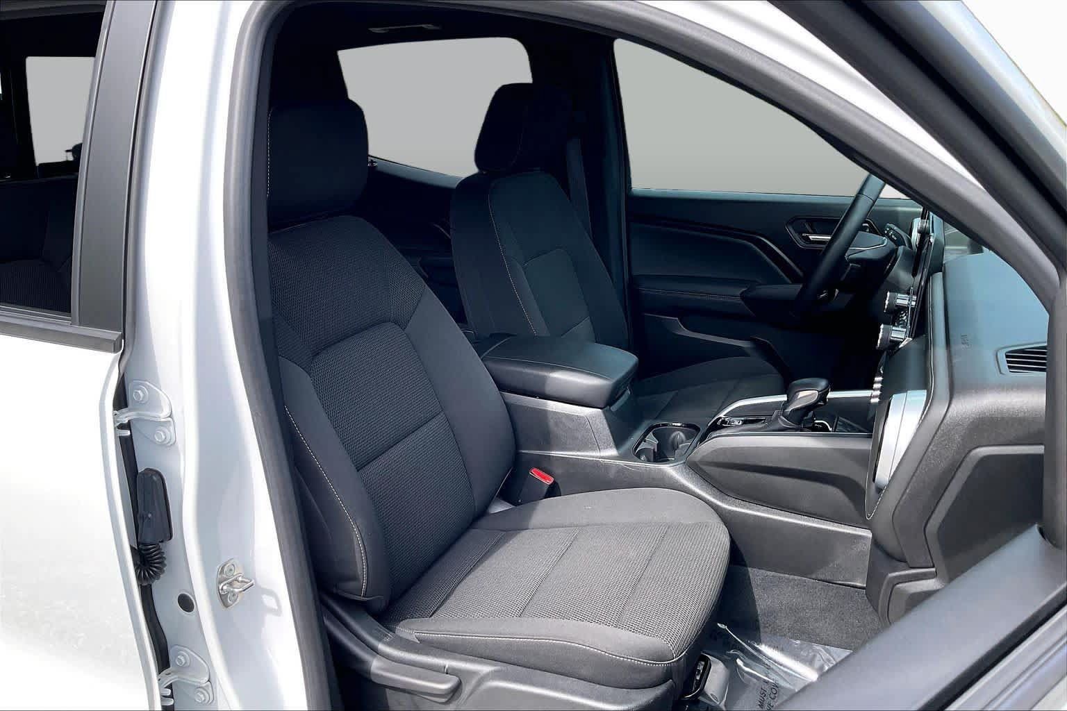 Used 2023 Chevrolet Colorado LT w/ LT Convenience Package II RWD image 8