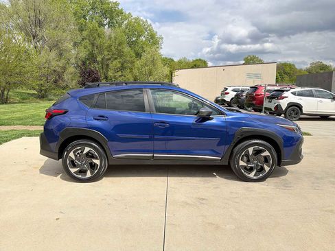 Used 2024 Subaru Crosstrek 2.5i Limited w/ Crosstrek Mirror Package AWD/4WD image 7