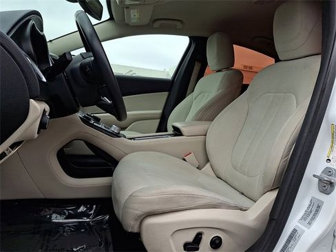 Used 2015 Chrysler 200 Limited w/ Convenience Group image 13