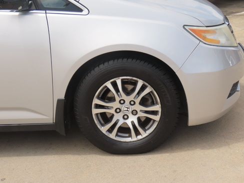 Used 2013 Honda Odyssey EX image 9