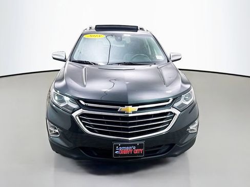 Used 2018 Chevrolet Equinox Premier image 2