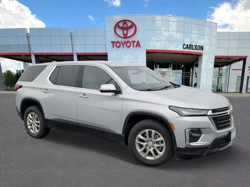 Used 2022 Chevrolet Traverse LS AWD/4WD image 5