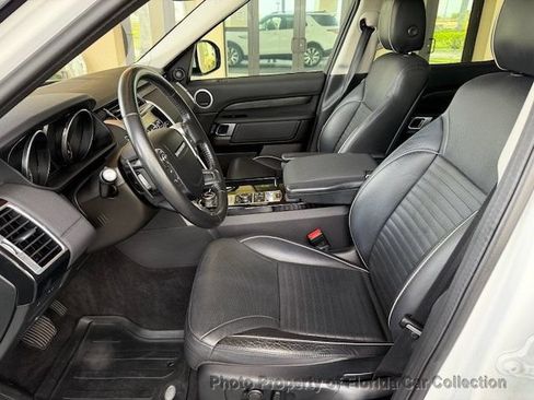 Used 2017 Land Rover Discovery HSE AWD/4WD image 9