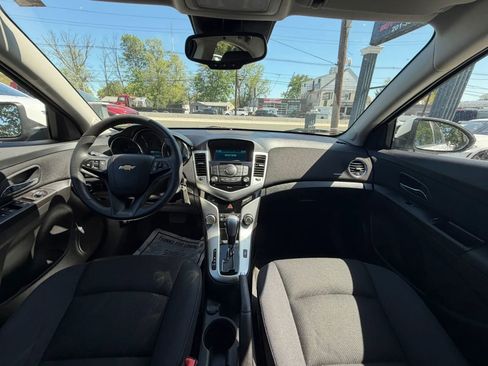 Used 2016 Chevrolet Cruze LT image 15