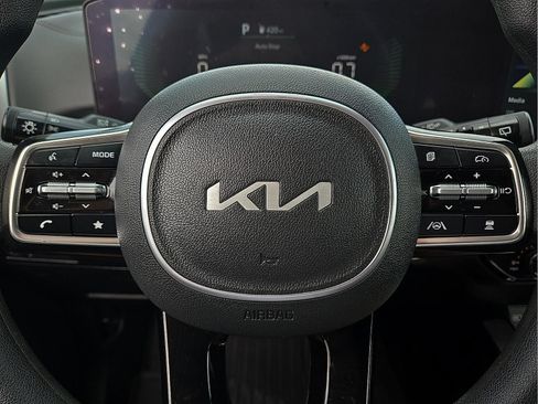 Used 2025 Kia Sorento LX FWD image 20