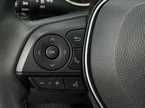 Used 2020 Toyota RAV4 XLE Premium FWD image 17