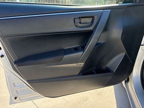 Used 2015 Toyota Corolla L image 14