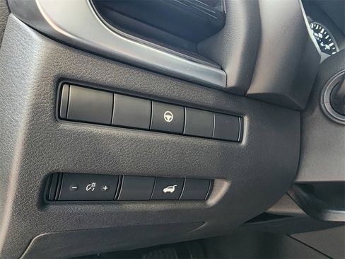 Used 2021 Nissan Rogue SV w/ Premium Package image 17