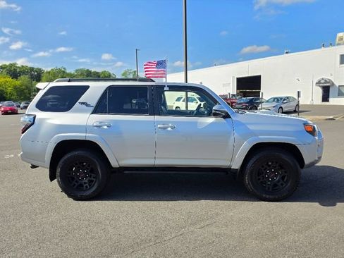 Used 2023 Toyota 4Runner TRD Off-Road Premium w/ Moonroof Package AWD/4WD image 8