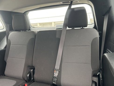 Used 2018 Chevrolet Traverse LT image 11