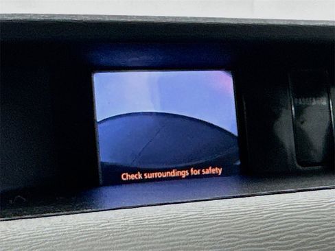 Used 2013 Toyota Sienna XLE image 12